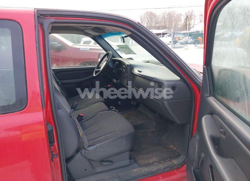 Photo 5 of 2002 Chevrolet Silverado 1500 (VIN 1GCEK19VX2E171025)