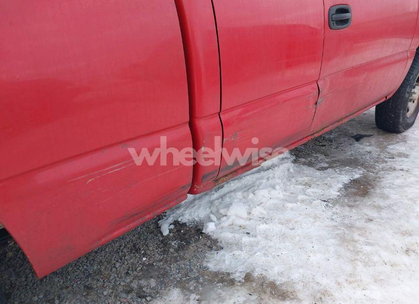 Photo 6 of 2002 Chevrolet Silverado 1500 (VIN 1GCEK19VX2E171025)