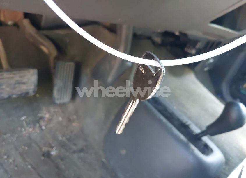 Photo 11 of 2003 Chevrolet Silverado 1500 (VIN 1GCEK19VX3E139791)