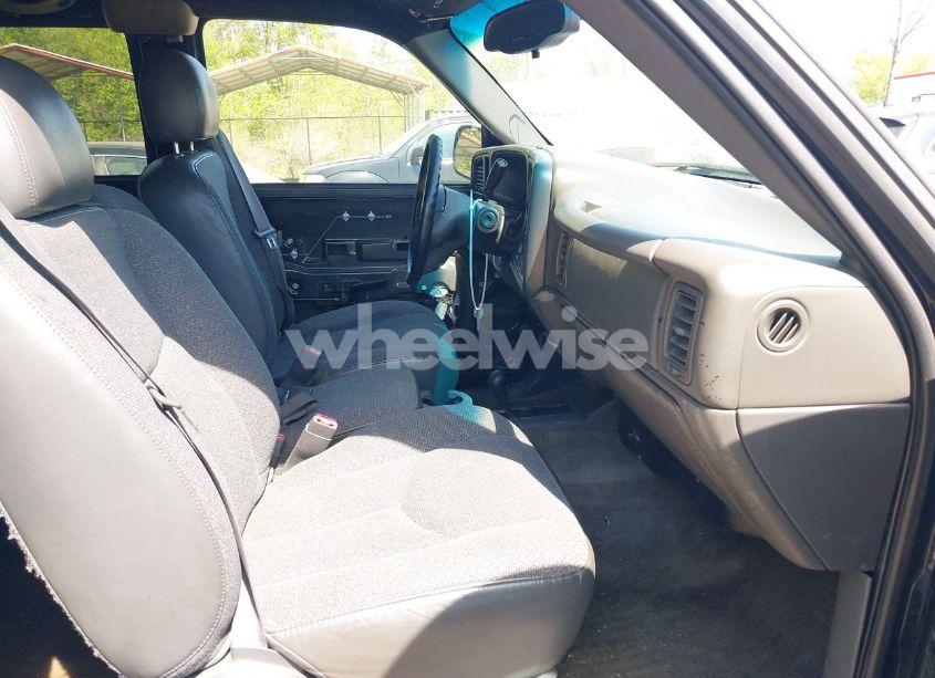 Photo 5 of 2003 Chevrolet Silverado 1500 (VIN 1GCEK19VX3E139791)