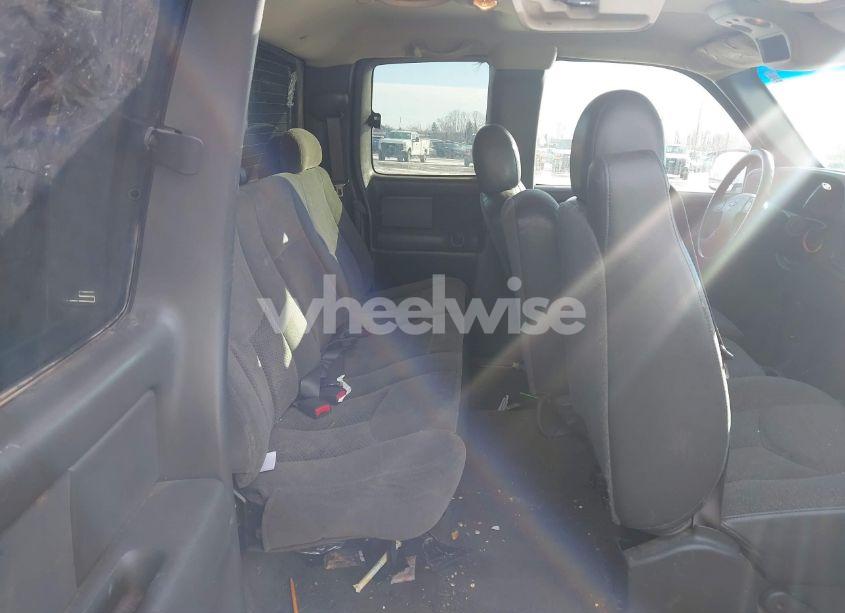 Photo 8 of 2003 Chevrolet Silverado 1500 LS (VIN 1GCEK19VX3E294471)