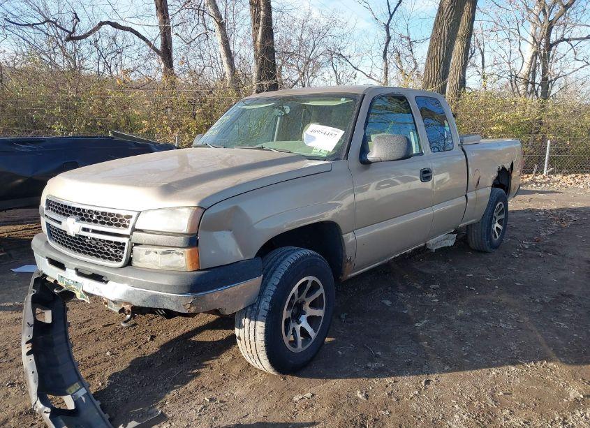 Photo 2 of 2006 Chevrolet Silverado 1500 LS (VIN 1GCEK19VX6E177090)