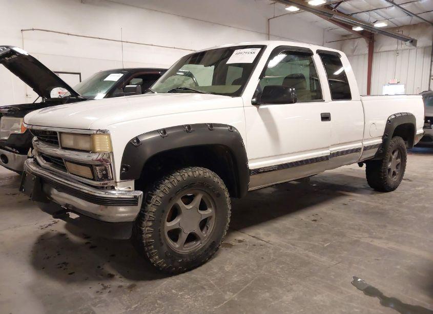 Photo 2 of 1998 Chevrolet K1500 FLEETSIDE (VIN 1GCEK19W5WE190077)