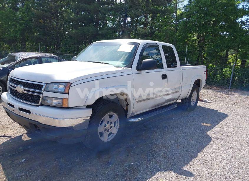 Photo 2 of 2007 Chevrolet Silverado 1500 CLASSIC LT1 (VIN 1GCEK19Z07Z204830)