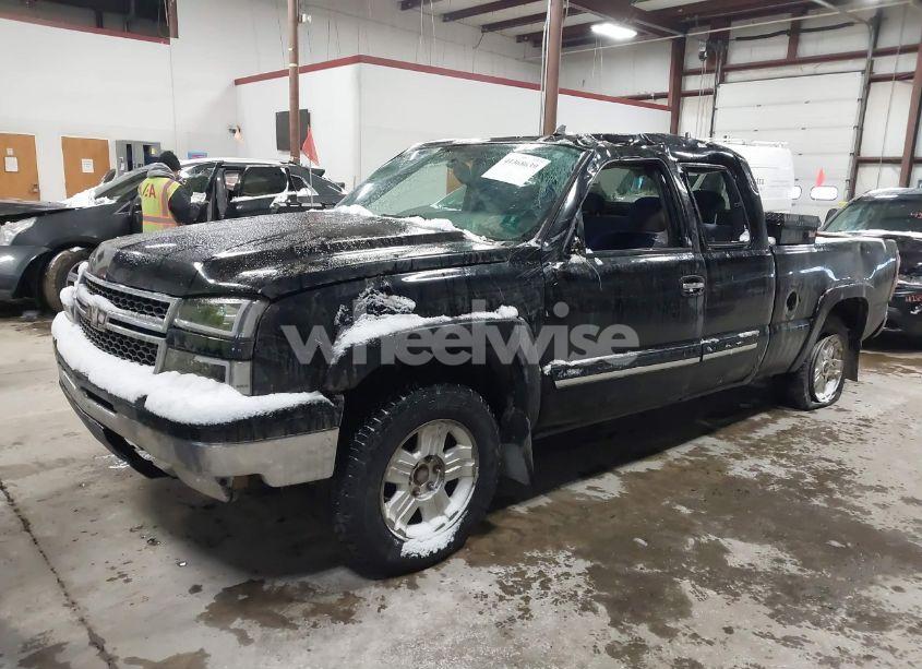 Photo 2 of 2006 Chevrolet Silverado 1500 LT1 (VIN 1GCEK19Z16Z271211)