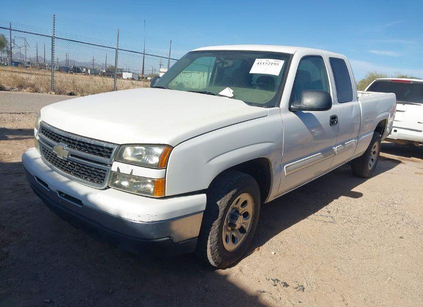 Photo 2 of 2006 Chevrolet Silverado 1500 LT1 (VIN 1GCEK19Z16Z278272)