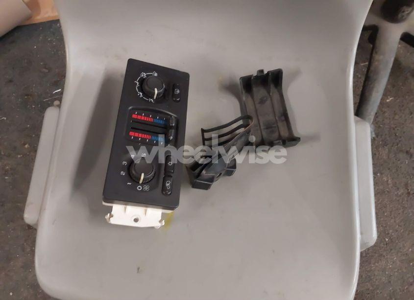 Photo 12 of 2006 Chevrolet Silverado 1500 LT1 (VIN 1GCEK19Z16Z280376)