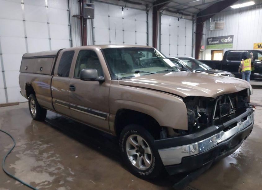 2005 Chevrolet Silverado 1500 LS (VIN 1GCEK19Z25E230365) main photo
