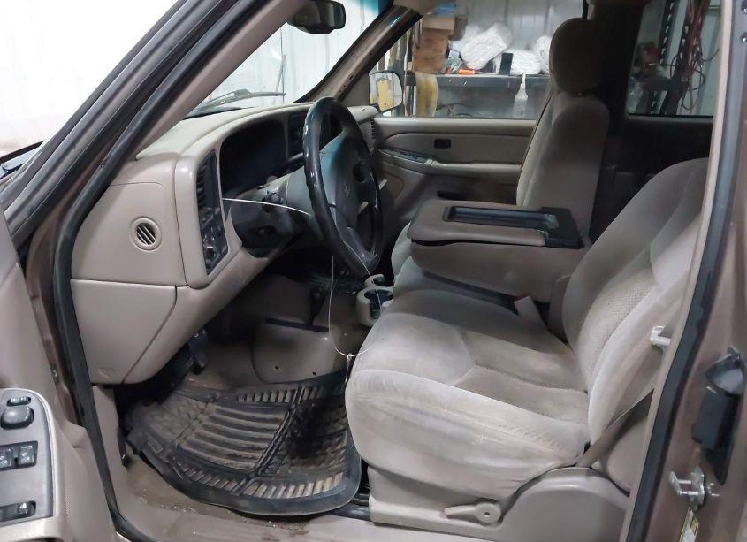 Photo 5 of 2005 Chevrolet Silverado 1500 LS (VIN 1GCEK19Z25E230365)