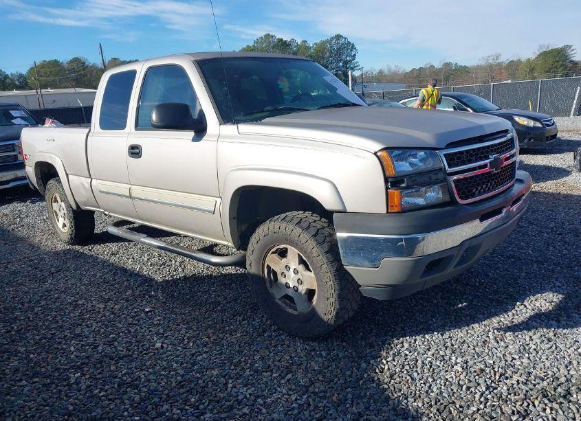 2005 Chevrolet Silverado 1500 Z71 (VIN 1GCEK19Z25Z144076) main photo