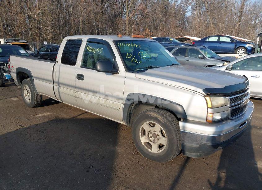 2006 Chevrolet Silverado 1500 LT1 (VIN 1GCEK19Z26E231050) main photo