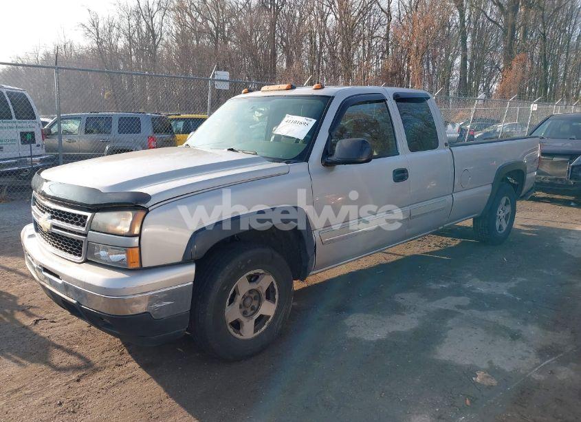 Photo 2 of 2006 Chevrolet Silverado 1500 LT1 (VIN 1GCEK19Z26E231050)