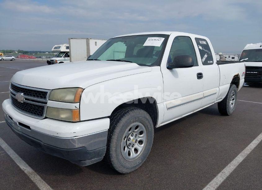 Photo 2 of 2006 Chevrolet Silverado 1500 LT1 (VIN 1GCEK19Z36Z279133)