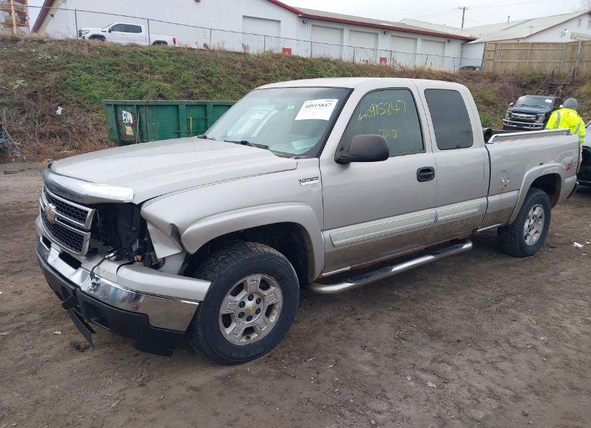 Photo 2 of 2006 Chevrolet Silverado 1500 LT1 (VIN 1GCEK19Z36Z290147)