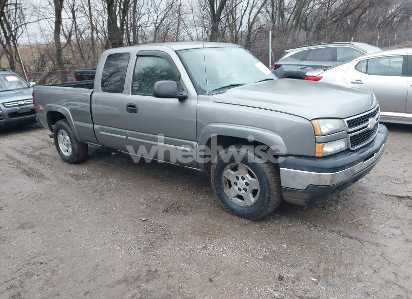 2006 Chevrolet Silverado 1500 LT1 (VIN 1GCEK19Z46Z256105) main photo