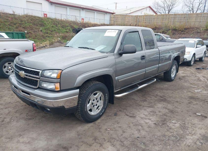 Photo 2 of 2007 Chevrolet Silverado 1500 CLASSIC LT1 (VIN 1GCEK19Z47E149869)