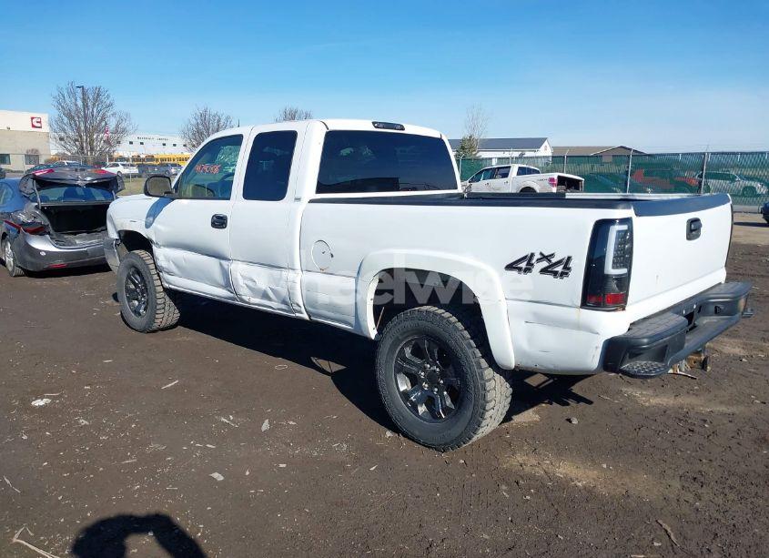 Photo 3 of 2005 Chevrolet Silverado 1500 LT (VIN 1GCEK19Z75Z259420)