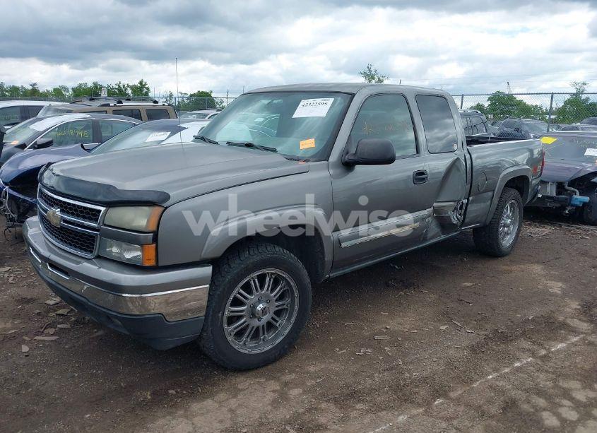 Photo 2 of 2006 Chevrolet Silverado 1500 LT2 (VIN 1GCEK19Z76Z178242)