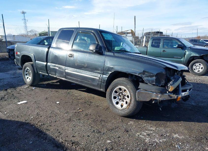 2005 Chevrolet Silverado 1500 Z71 (VIN 1GCEK19ZX5Z130085) main photo