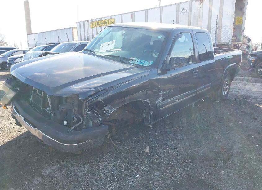 Photo 2 of 2005 Chevrolet Silverado 1500 Z71 (VIN 1GCEK19ZX5Z130085)