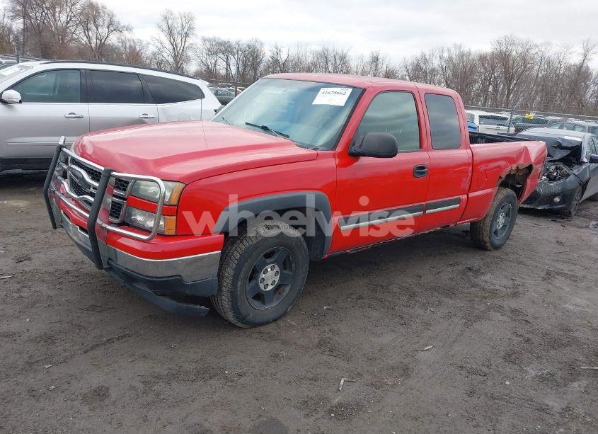 Photo 2 of 2006 Chevrolet Silverado 1500 LT1 (VIN 1GCEK19ZX6Z185864)