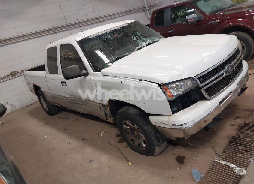 2006 Chevrolet Silverado 1500 LT1 (VIN 1GCEK19ZX6Z200539) main photo