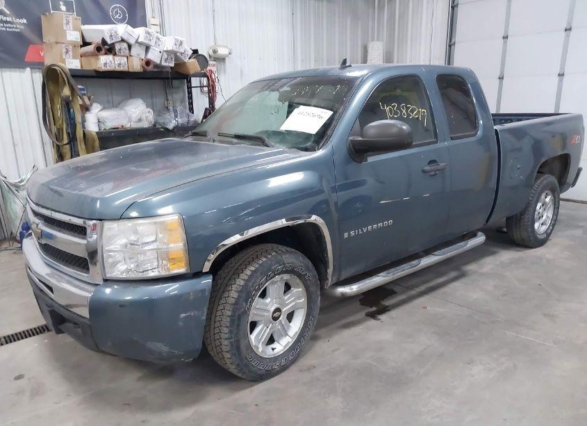 Photo 2 of 2009 Chevrolet Silverado 1500 LT (VIN 1GCEK29009Z270210)