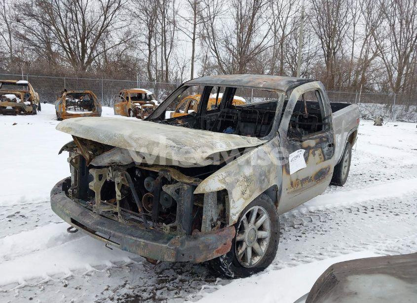 Photo 2 of 2009 Chevrolet Silverado 1500 LT (VIN 1GCEK29029Z267230)