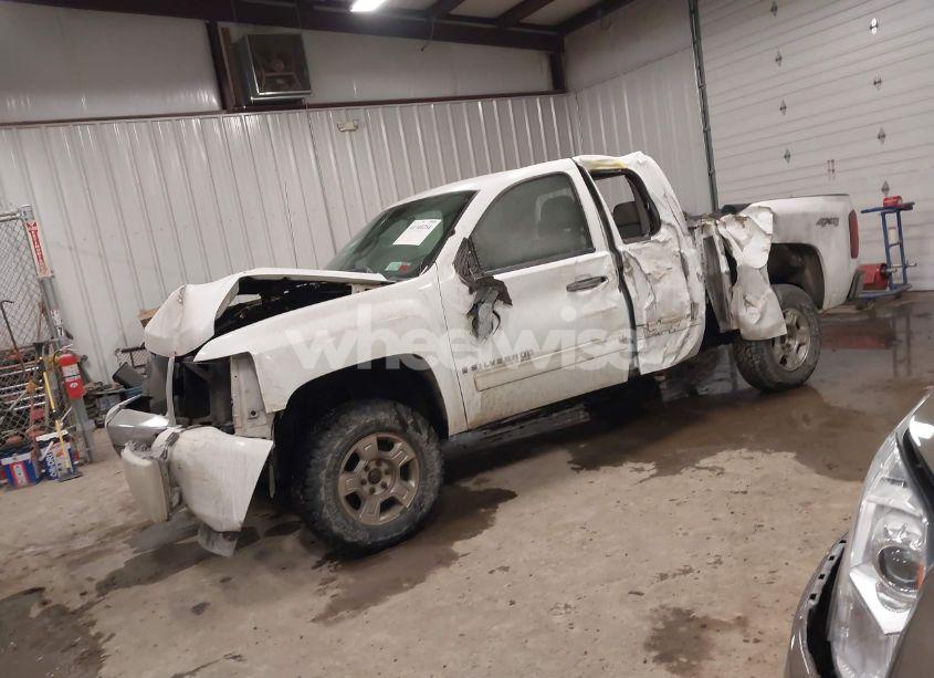 Photo 2 of 2009 Chevrolet Silverado 1500 LT (VIN 1GCEK29049Z105986)