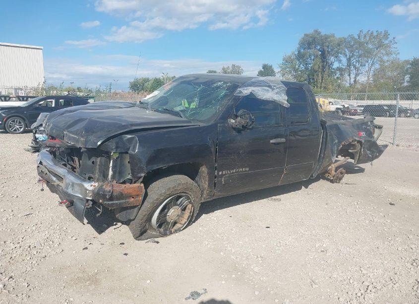 Photo 2 of 2009 Chevrolet Silverado 1500 LT (VIN 1GCEK29069Z209363)