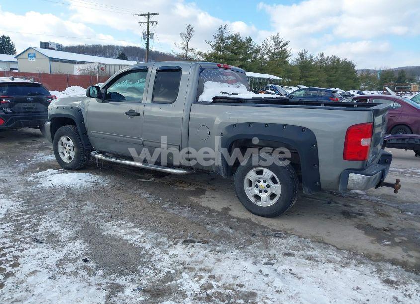 Photo 3 of 2009 Chevrolet Silverado 1500 LT (VIN 1GCEK29079Z140800)