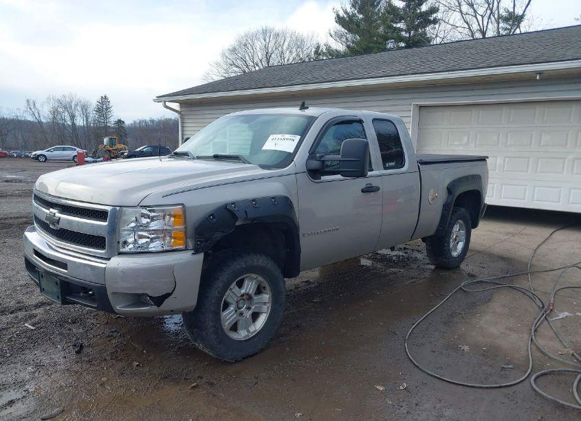 Photo 2 of 2009 Chevrolet Silverado 1500 LT (VIN 1GCEK29089Z112424)
