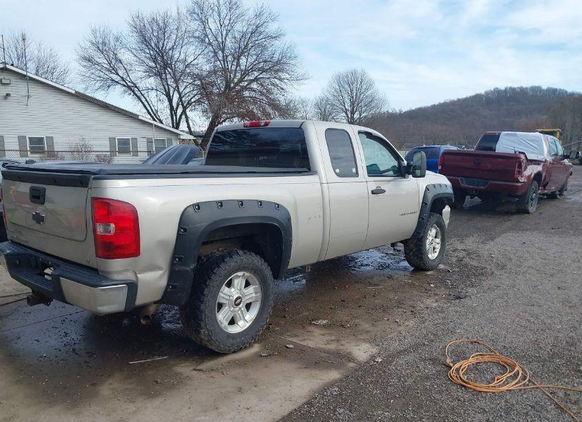 Photo 4 of 2009 Chevrolet Silverado 1500 LT (VIN 1GCEK29089Z112424)
