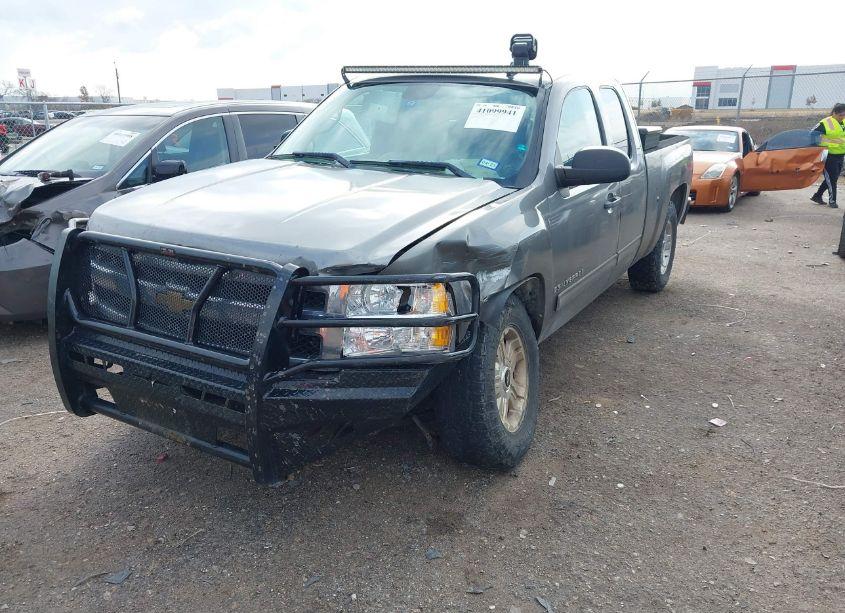 Photo 2 of 2009 Chevrolet Silverado 1500 LT (VIN 1GCEK29J19Z201261)