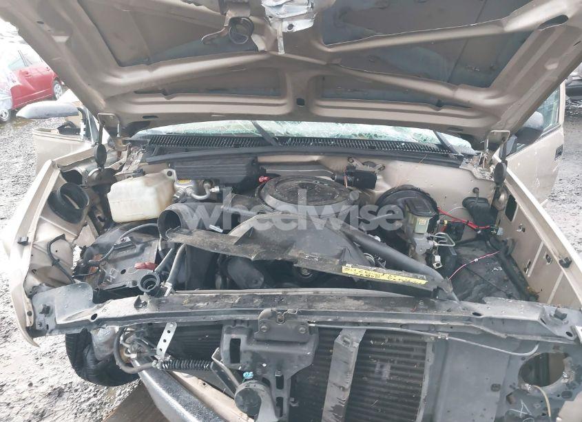 Photo 10 of 1988 Chevrolet Gmt-400 C2500 (VIN 1GCFC24H0JE193719)