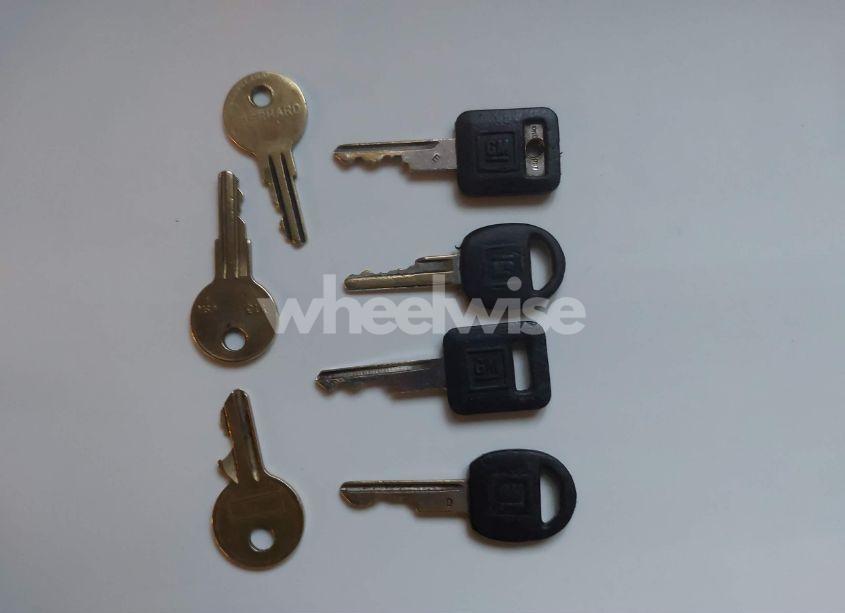 Photo 11 of 1988 Chevrolet Gmt-400 C2500 (VIN 1GCFC24H0JE193719)