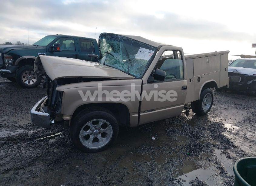 Photo 2 of 1988 Chevrolet Gmt-400 C2500 (VIN 1GCFC24H0JE193719)