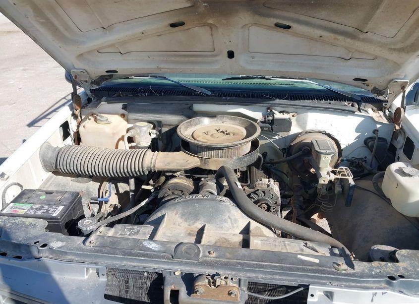 Photo 10 of 1992 Chevrolet Gmt-400 C2500 (VIN 1GCFC24H0NE216468)