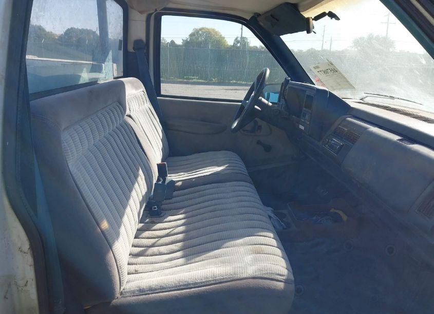 Photo 5 of 1992 Chevrolet Gmt-400 C2500 (VIN 1GCFC24H0NE216468)