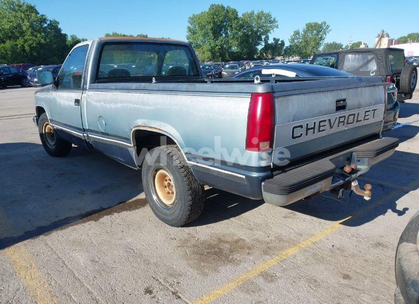 Photo 3 of 1988 Chevrolet Gmt-400 C2500 (VIN 1GCFC24K0JZ118880)