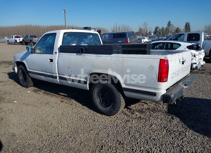 Photo 3 of 1988 Chevrolet Gmt-400 C2500 (VIN 1GCFC24K1JE101478)