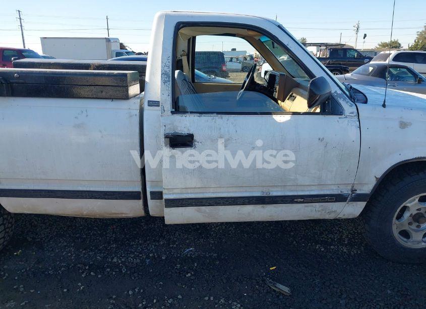 Photo 6 of 1988 Chevrolet Gmt-400 C2500 (VIN 1GCFC24K1JE101478)