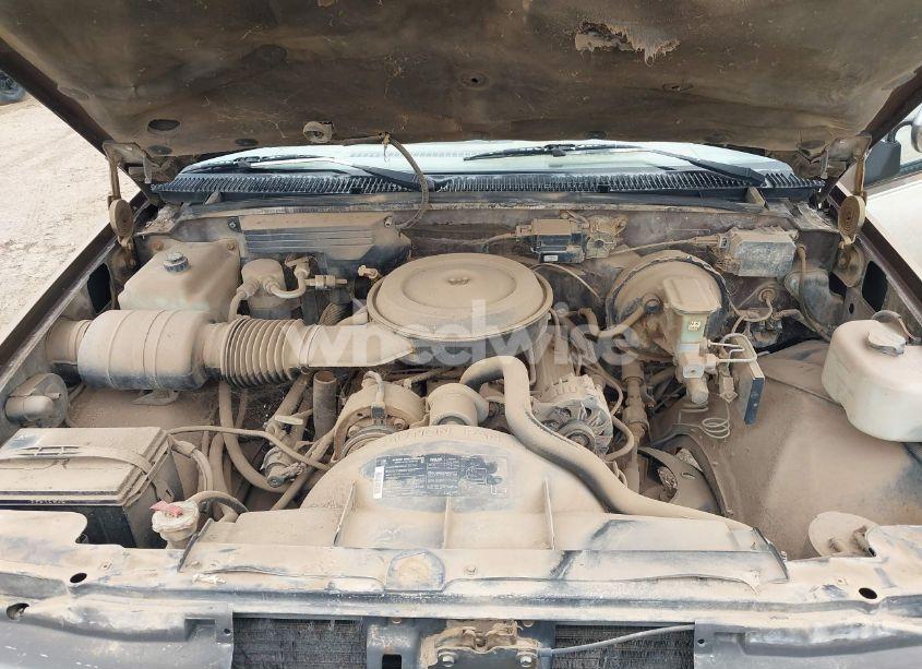 Photo 10 of 1988 Chevrolet Gmt-400 C2500 (VIN 1GCFC24K4JE123538)