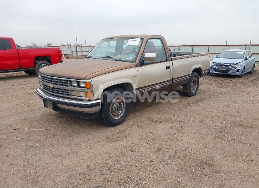 Photo 2 of 1988 Chevrolet Gmt-400 C2500 (VIN 1GCFC24K4JE123538)