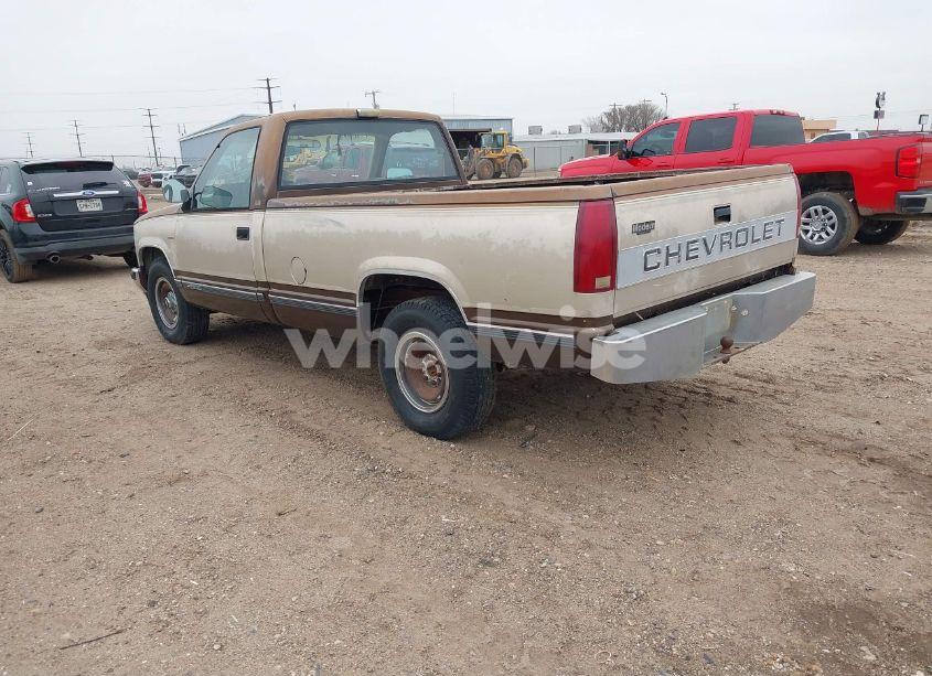 Photo 3 of 1988 Chevrolet Gmt-400 C2500 (VIN 1GCFC24K4JE123538)