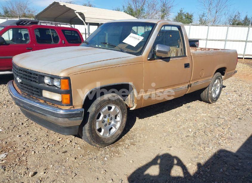Photo 2 of 1989 Chevrolet Gmt-400 C2500 (VIN 1GCFC24K6KE103258)