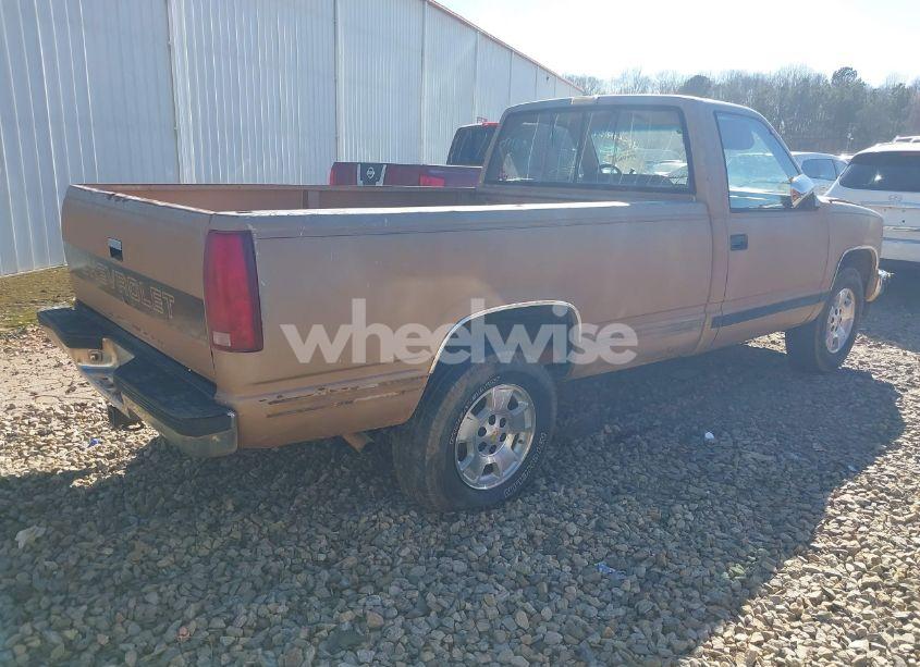 Photo 4 of 1989 Chevrolet Gmt-400 C2500 (VIN 1GCFC24K6KE103258)