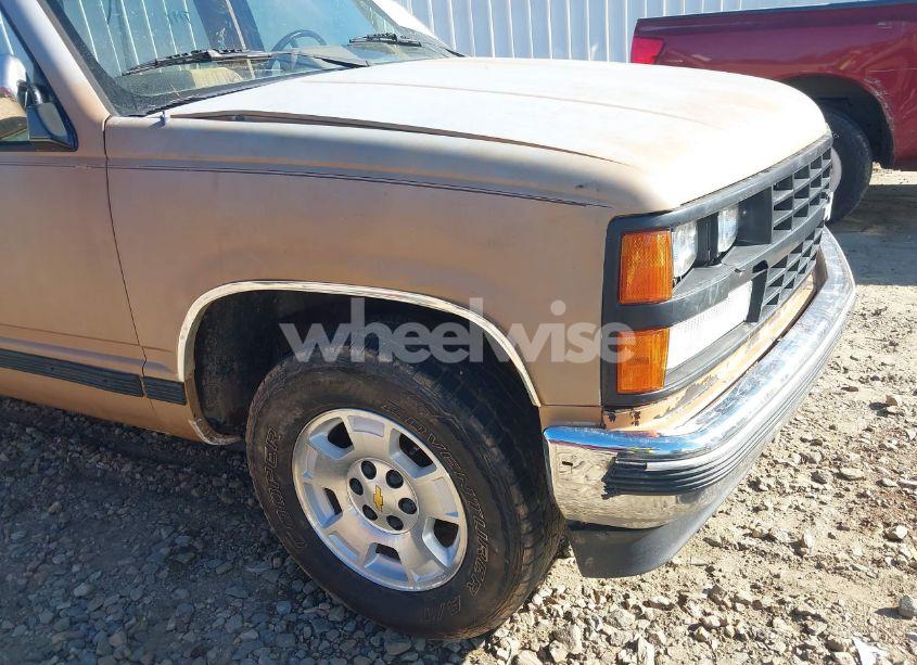 Photo 6 of 1989 Chevrolet Gmt-400 C2500 (VIN 1GCFC24K6KE103258)