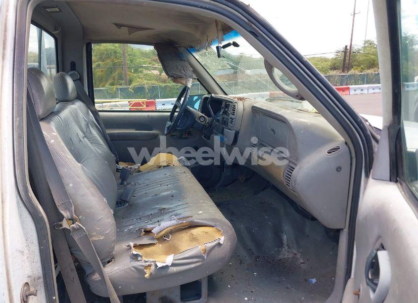 Photo 5 of 1997 Chevrolet C2500 FLEETSIDE (VIN 1GCFC24M3VZ229771)