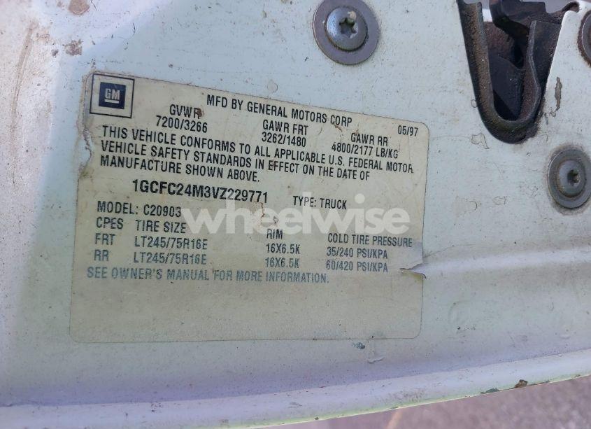 Photo 9 of 1997 Chevrolet C2500 FLEETSIDE (VIN 1GCFC24M3VZ229771)